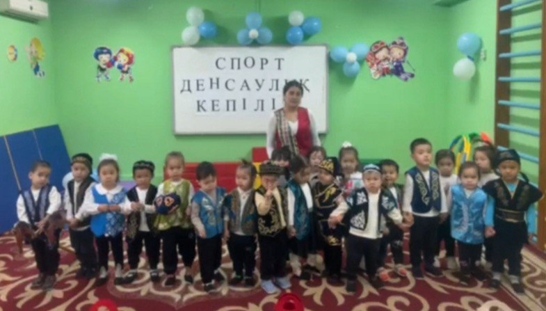 Ортаңғы "Көгершін" тобы Ашық ұйымдастырылған іс- әрекет  "Ұлттық ойындар"  Тәрбиеші: Сахова К. С.