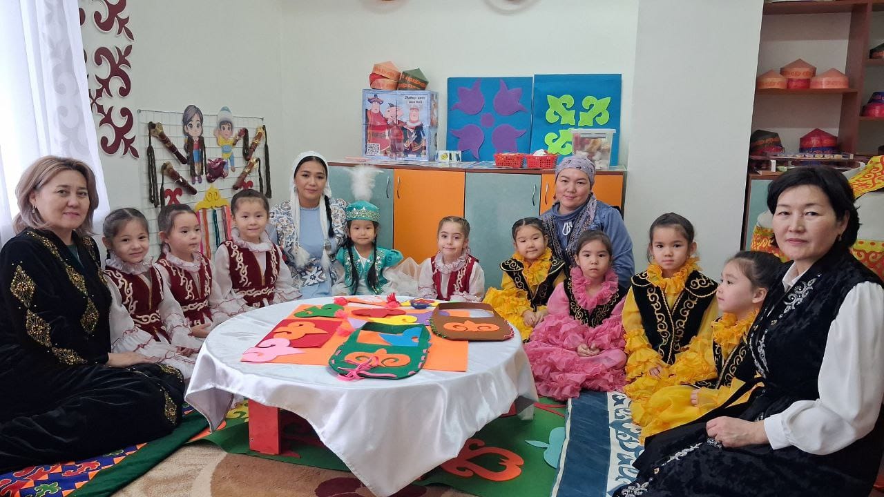 Аналар мектебі аясында "Ана мен қыз-ұлттық өнердің жалғасы"