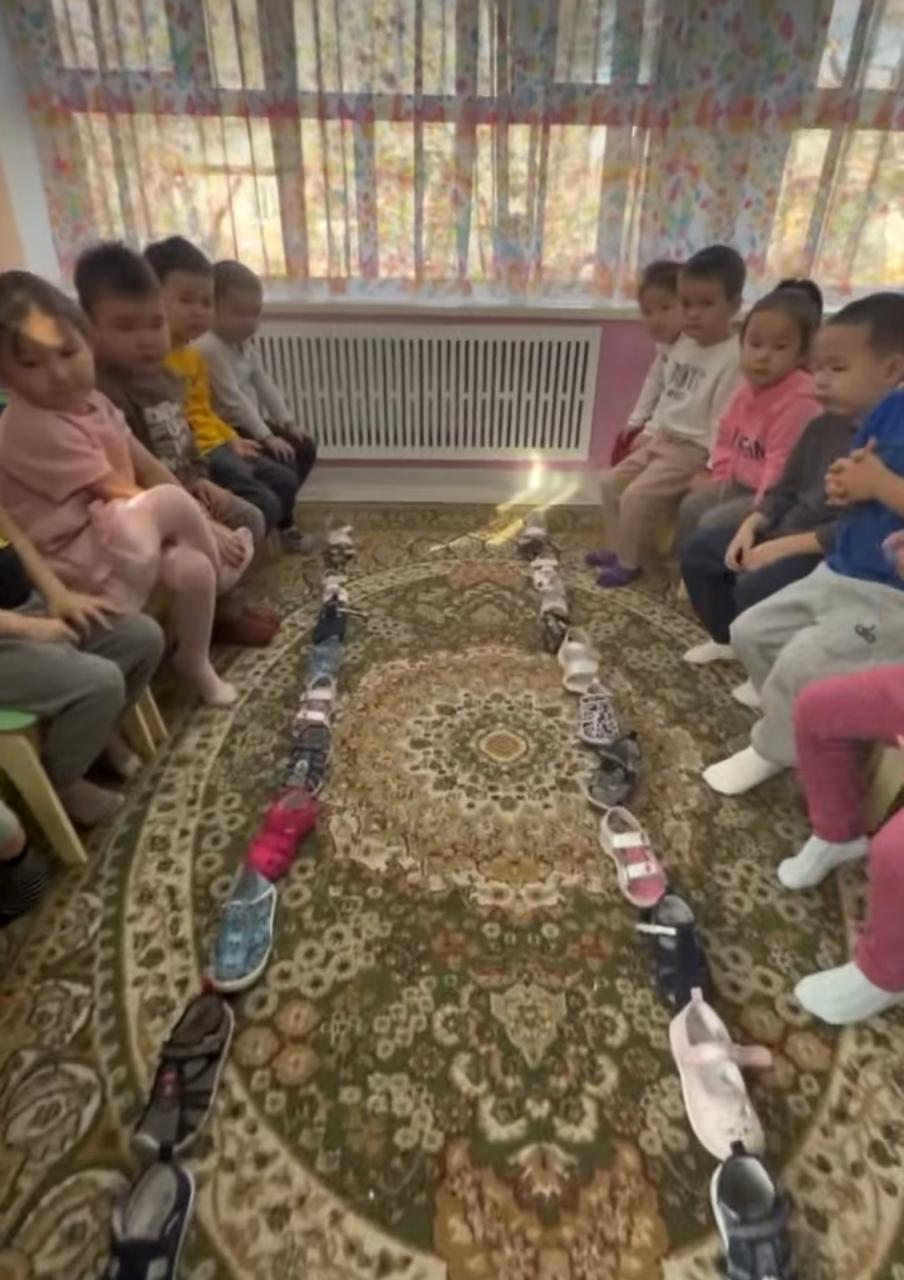 Ересек “Бұлбұл”тобы “Аяқ-киімнің жұбын тап”