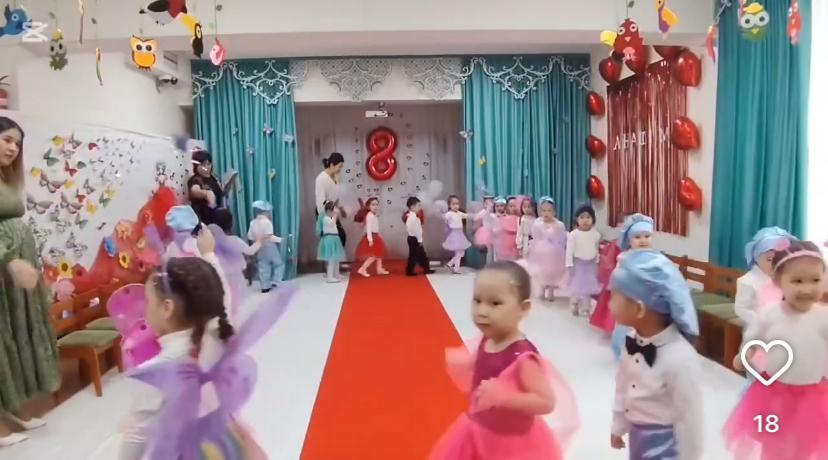 Ортаңғы " Көгершін" тобы Ертеңгілік "Аяулы Анашым" Тәрбиешілер :Сахова К. С, Смагулова Р. А.