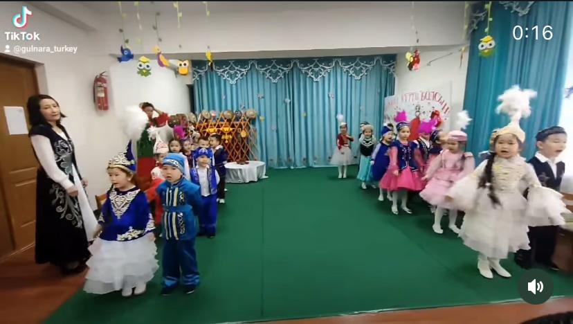 Мектепалды "Бүркіт" тобы "Әз Наурыз" ертеңгілігі Тәрбиешілер:ЕсибаеваГ.А,Құдайбергенова А.М.
